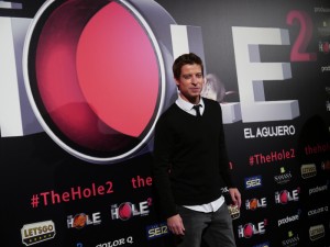El actor Manu Baqueiro bromeó con la prensa.