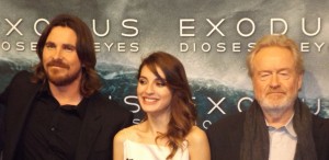 Christina Bale, Maria Valverde y Ridley Scott juntos en la premiere de Éxodus