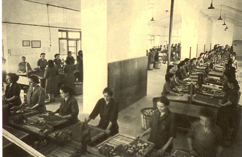 Mujeres-trabajadoras-en-la-antigua-fábrica-de-cerillas-de-Tarazona