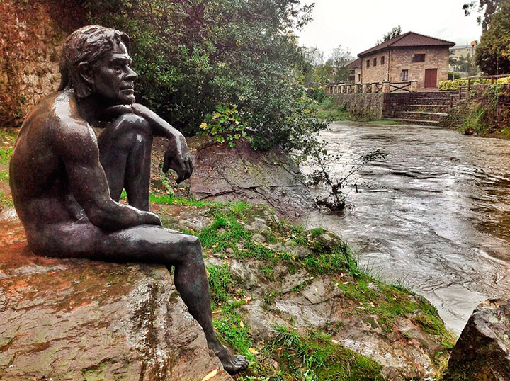 La estatua del hombre pez en Liérganes