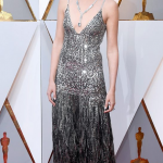 Gal Gadot: cambió sus brazaletes mágicos y su tiara de Wonder Woman por el vestido de Givenchy y las joyas de Tiffany & Co para asistir a los Oscar 2018, e impactar más como mujer de carne y hueso que como superheroína.