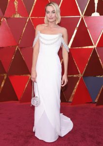 Margot Robbie, con un vestido impecable de Chanel. Estaba nominada a Mejor actriz por su papel Yo, Tonya.