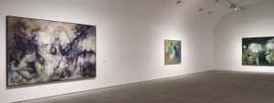 Vista de sala de la exposición "Dorothea Tanning. Detrás de la puerta, invisible, otra puerta".