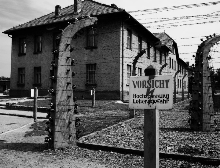 Campo de concentración de Auschwitz, alambrada