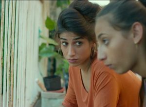 Carolina Yuste es Paqui en la película Carmen y Lola