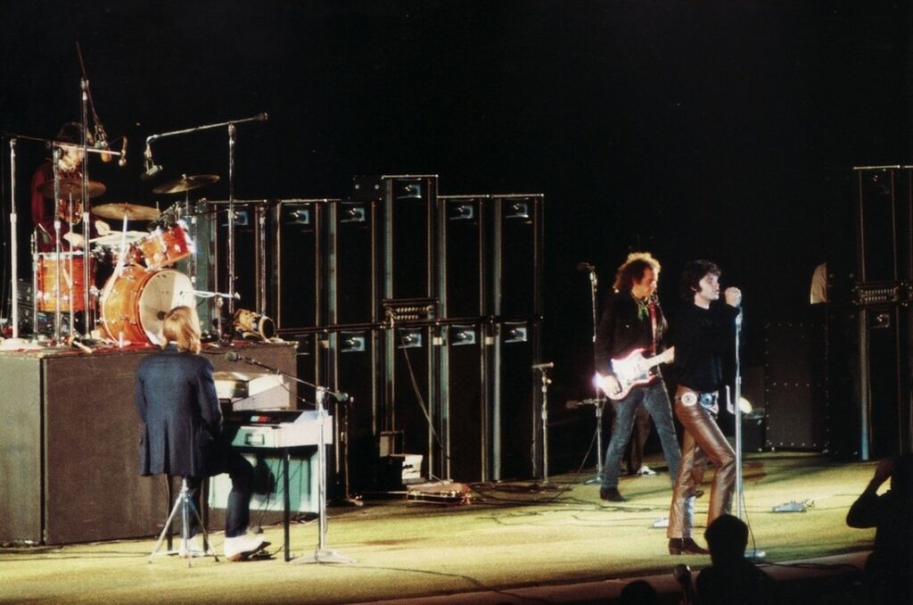 The Doors actuando en el Hollywood Bowl