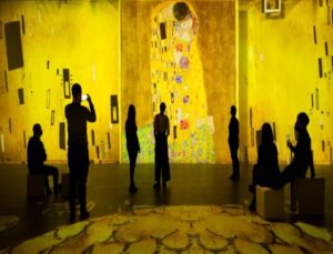 Detalle de la exposición Klimt, experiencia inmersiva