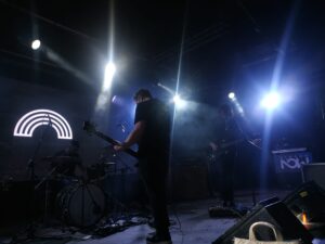La banda Viva Belgrado, en plena actuación en la Sala Mon