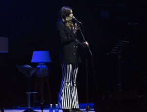Elvira en el escenario