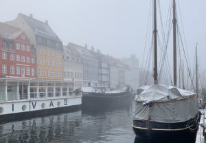 Nyhavn, colorido puerto de la ciudad de Copenhague.