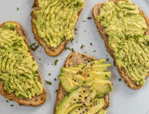 Tostada con aguacate