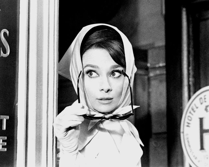 Audrey Hepburn en un fotograma de Charada (1963).