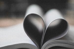 Libros que debes leer para este mes de febrero - Pexels