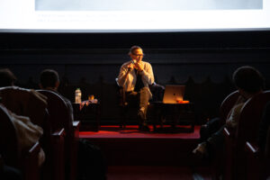 La directora estadounidense Sharon Lockhart imparte una masterclass en el Cine Doré
