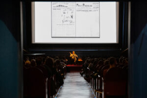 La directora estadounidense Sharon Lockhart imparte una masterclass en el Cine Doré