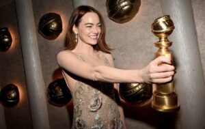 Emma Stone con su globo de oro