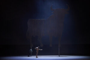 Un torero desnudo durante la ópera 'Carmen' en el Liceu