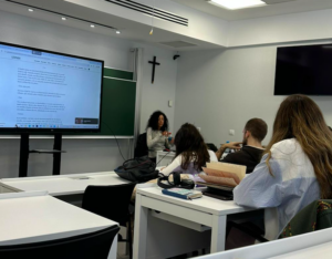 Guerriero en la sesión con los alumnos del máster en periodismo cultural