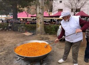 Preparación de las migas manchegas