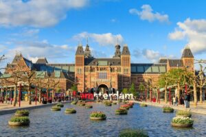 La plaza de los museos en Amsterdam, Rijksmuseum