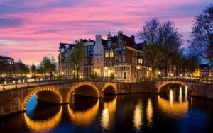 Amsterdam atardecer. Por Prasit Rodphan