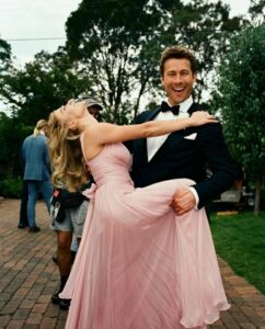 Sydney Sweeney y Glen Powell en el set de Anyone But You