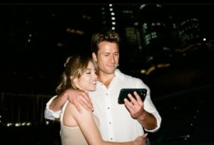 Sydney Sweeney y Glen Powell en el set de Anyone But You
