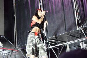 Natalia Lacunza en el escenario del Mad Cool