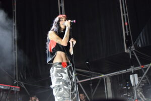 Natalia Lacunza en el escenario del Mad Cool