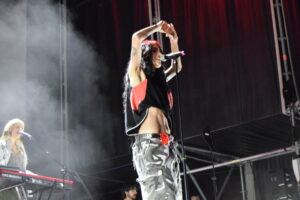 Natalia Lacunza en el escenario del Mad Cool