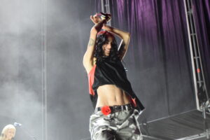 Natalia Lacunza en el escenario del Mad Cool