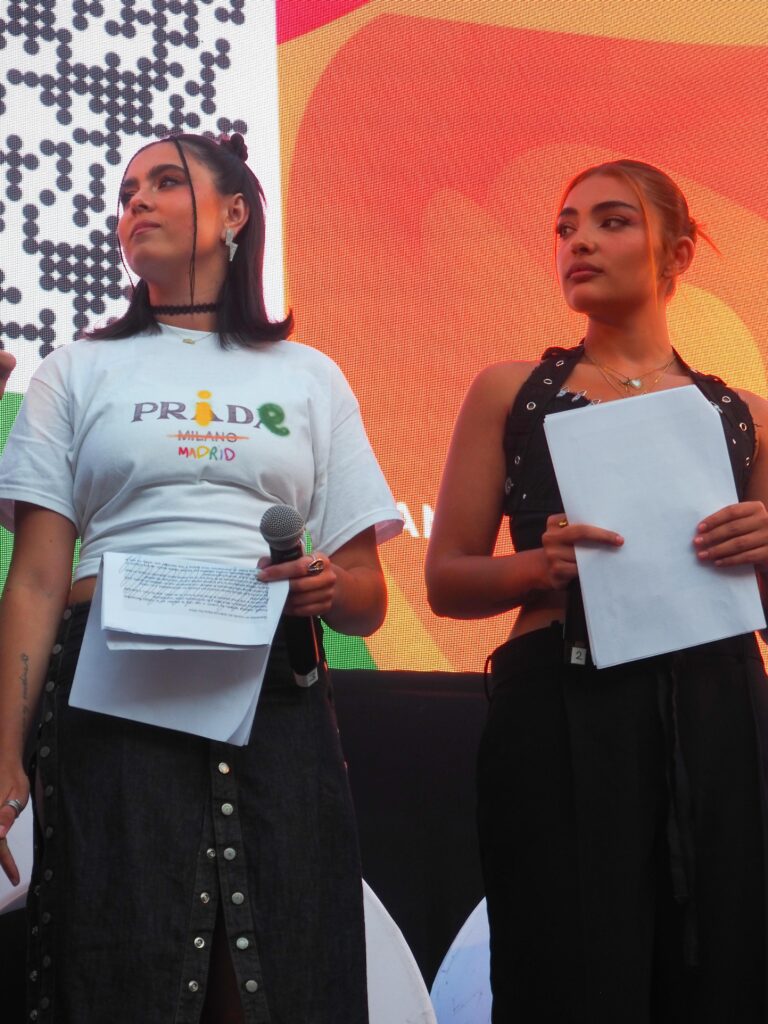Chiara y Violeta durante el pregón | Sara Menacho