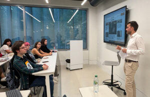 Alberto Ojeda en un momento de su charla
