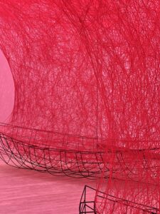 Uncertain Journey, Chiharu Shiota