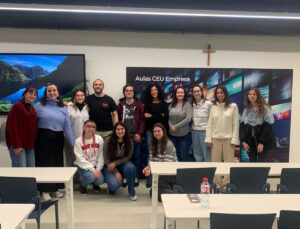 leila guerriero con los alumnos del máster en periodismo cultural