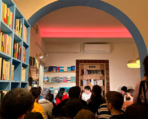Alauda Ruiz de Azúa y Javier Calvo durante la conversación sobre cine y proceso creativo en la librería Lasai, en Madrid. Fuente: Propia