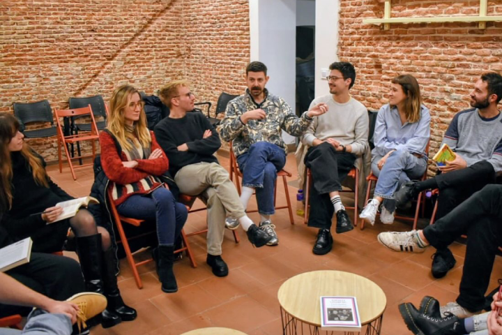 Reunión del club de lectura Bookake